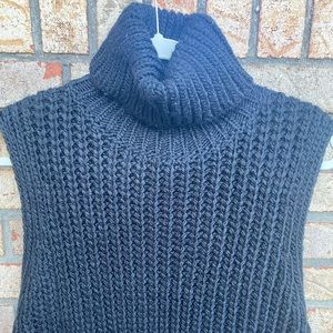 H&M Black Sleeveless Sweater, Size Small